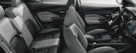 Bancos e detalhes internos novo Nissan Kicks