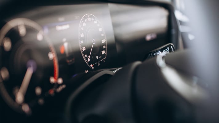 Marcador de combustível no painel do carro